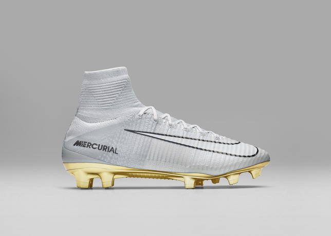 chaussures de foot pas cher mercurial